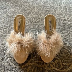 Cream block lucite heel with Marabou feather slide front size 6